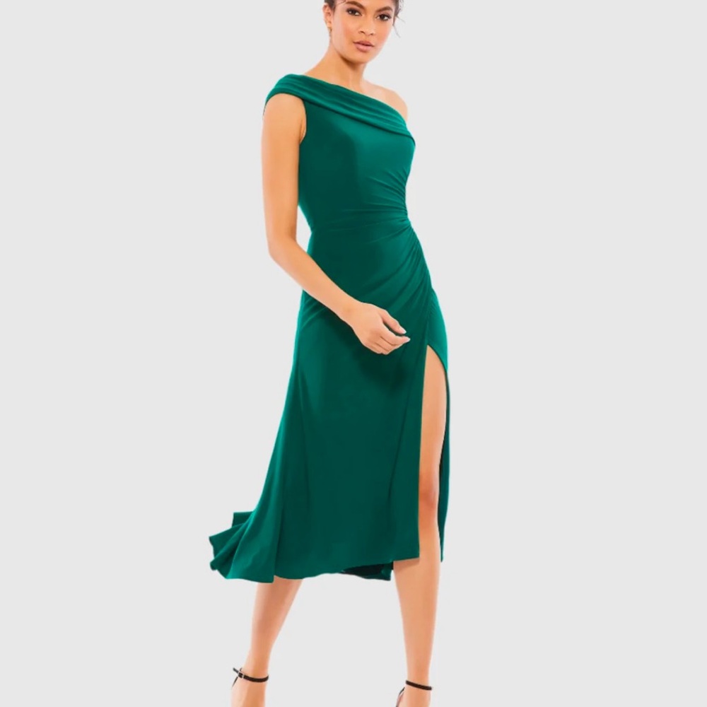 Elegant Green Off-Shoulder Dress